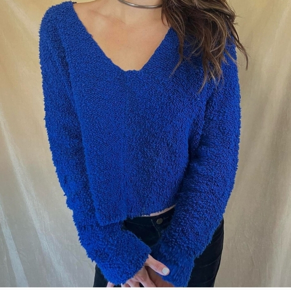 Free People Popcorn Oversized Cropped V-Neck Pullover Sweater NWOT - Picture 2 of 13